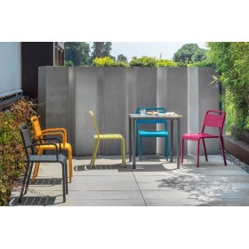 Chaise empilable URBAN