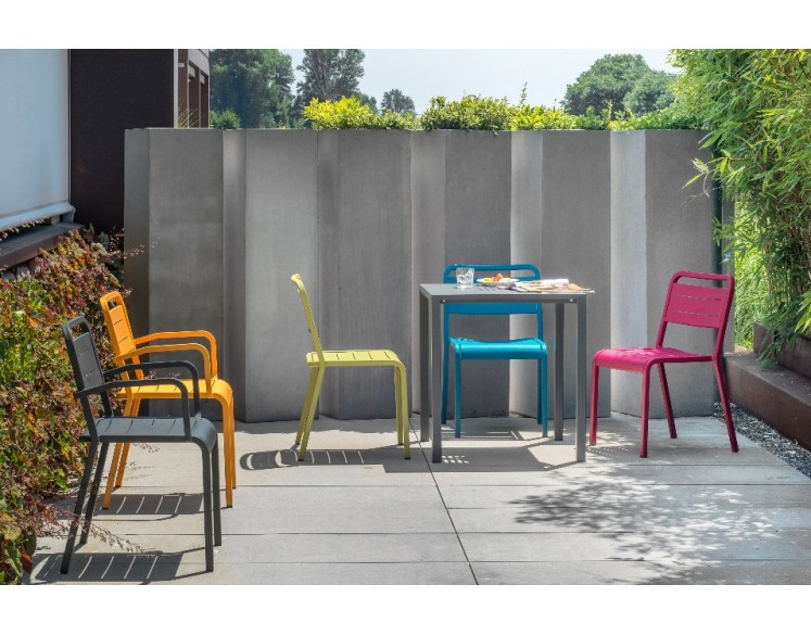 Chaise empilable URBAN