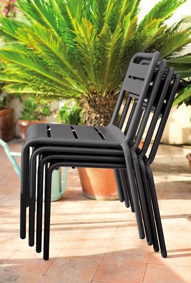 Chaise empilable STAR