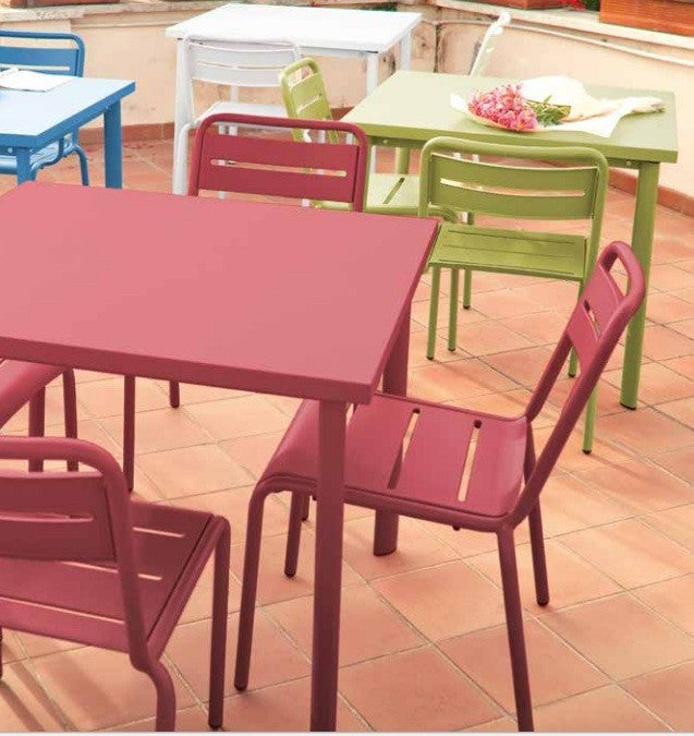 Chaise empilable STAR